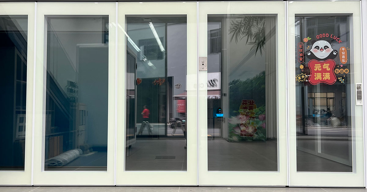 Switch glass partition walls
